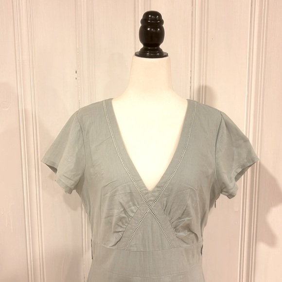 Stunning sage green linen & cotton blend PEPPERBERRY dress - Picture 5 of 12
